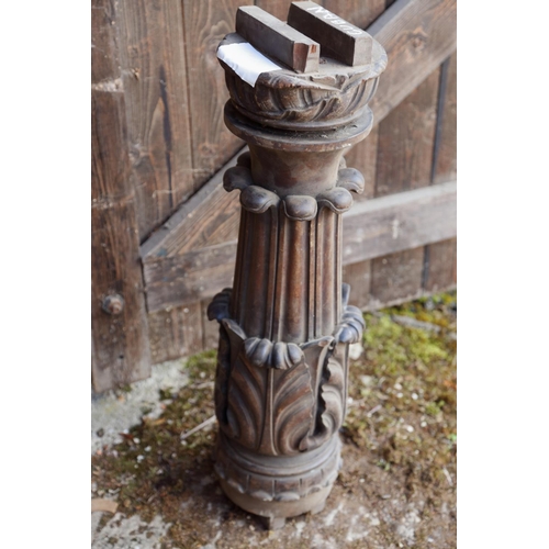 148 - An early 19th century carved Cuban mahogany table pillar with acanthus leaf decoration, 28