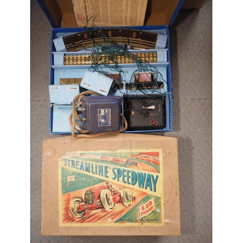 167 - A Hornby Dublo boxed set, including locomotive, three carriages and track, and a quantity of Streaml... 