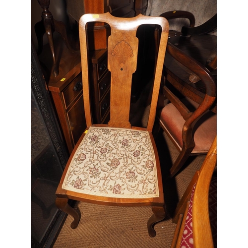 472 - A 1930s walnut, ebony and burr walnut inlaid splat back side chair with padded seat, on cabriole sup... 