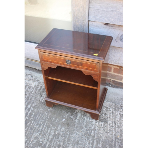 513 - A mahogany fall front bureau, fitted four long graduated drawers, 28