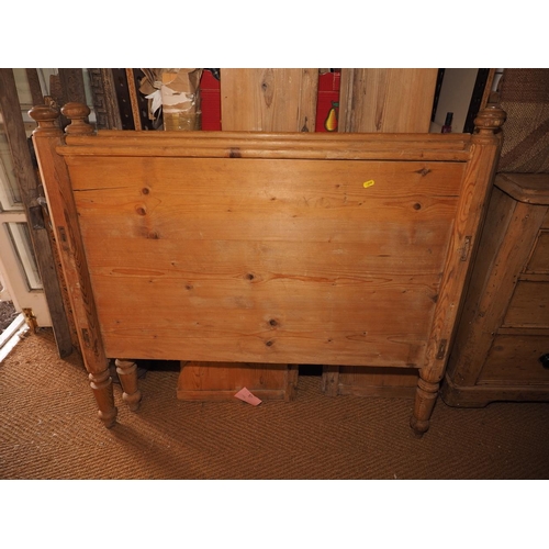 550 - A Continental stripped pine bed with square panel ends, 40