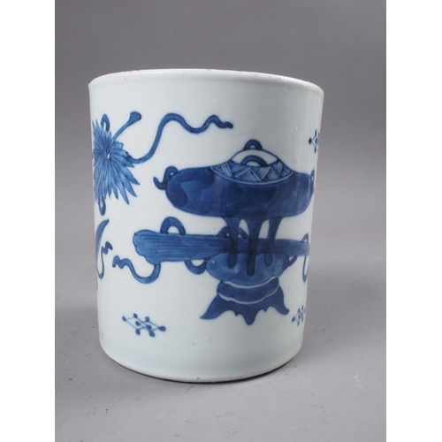 71 - A Chinese blue and white brush pot decorated precious objects, a pair of blue and white willow patte... 