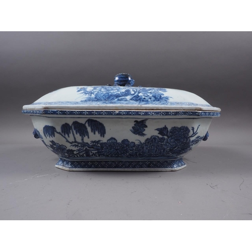 87 - A Chinese blue and white tureen and cover with dragon mask handles, decorated landscape and flowers,... 