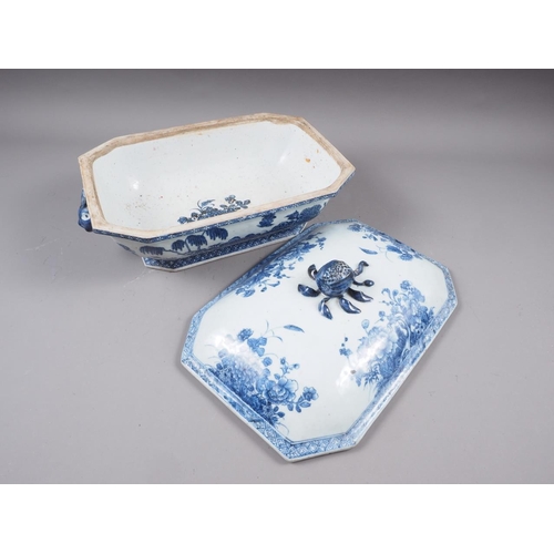 87 - A Chinese blue and white tureen and cover with dragon mask handles, decorated landscape and flowers,... 