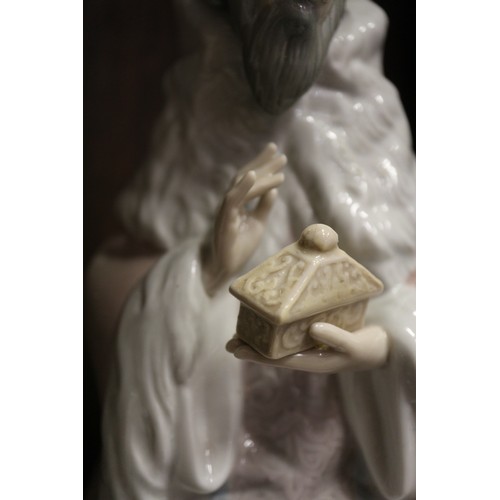 7 - A LLadro Nativity group, Mary, Joseph and Jesus, 10