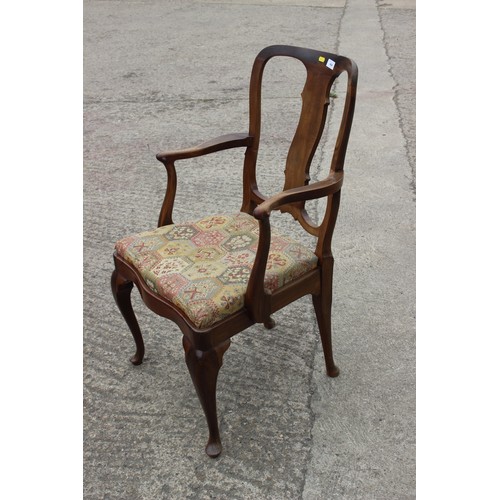 484 - A set of eight American figured walnut dining chairs with shaped splat backs and drop-in seats (6+2)