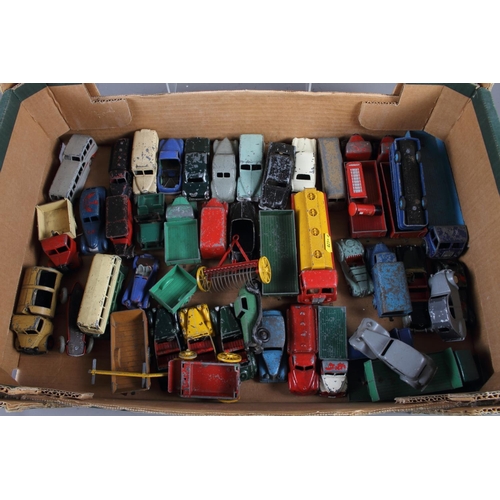 147 - A collection of Dinky and other die-cast vehicles, including 555 fire engine, 522 Big Bedford lorry,... 