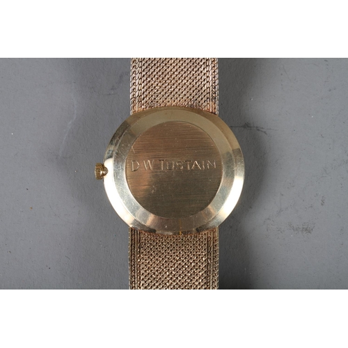 275 - A gentleman's 9ct gold Omega wristwatch with champagne dial, baton numerals and date aperture at thr... 