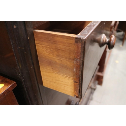 430 - A Victorian mahogany chest of two short and three long drawers with knob handles, 38