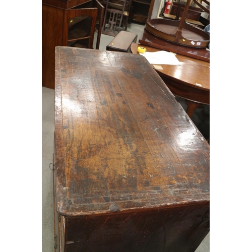 431 - An 18th century provincial figured walnut and banded chest of three small and three long graduated d... 