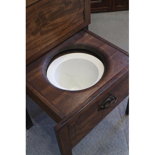 432 - A Georgian mahogany tray top nightstand/cupboard, on moulded supports, 19