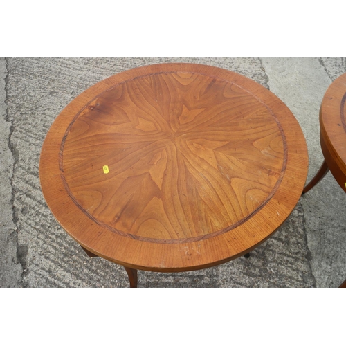 499 - A pair of Biedermeier design walnut fruitwood and kingwood banded circular occasional tables, on mou... 