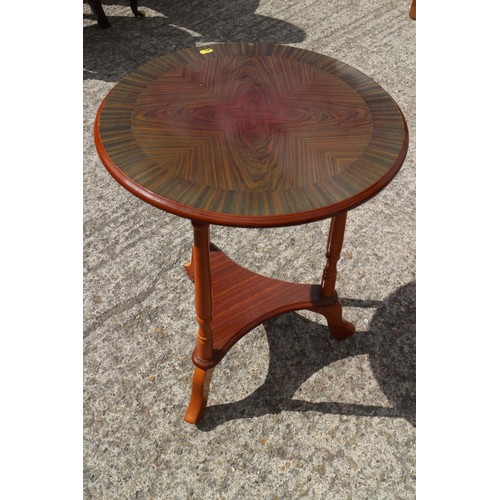 473 - A figured walnut dressing table, fitted three drawers, on cabriole supports, 41