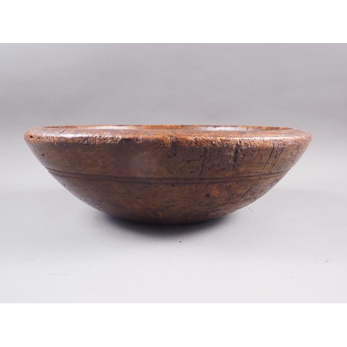 142 - A maple bowl, 15