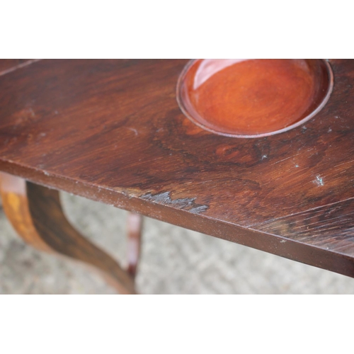 485 - An Edwardian rosewood, marquetry and line inlaid two-tier envelope card table with drawer, on cabrio... 