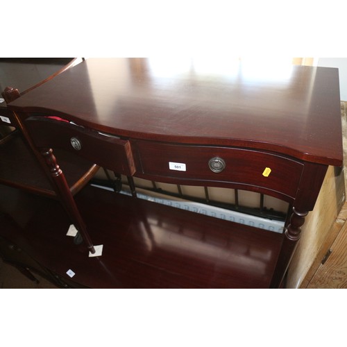 526 - A mahogany oval drop leaf table, fitted one deep drawer, on tapering supports, 36