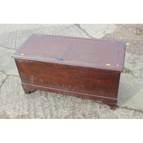 558 - A mahogany blanket box, on bracket feet, 36