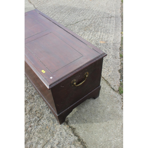 558 - A mahogany blanket box, on bracket feet, 36