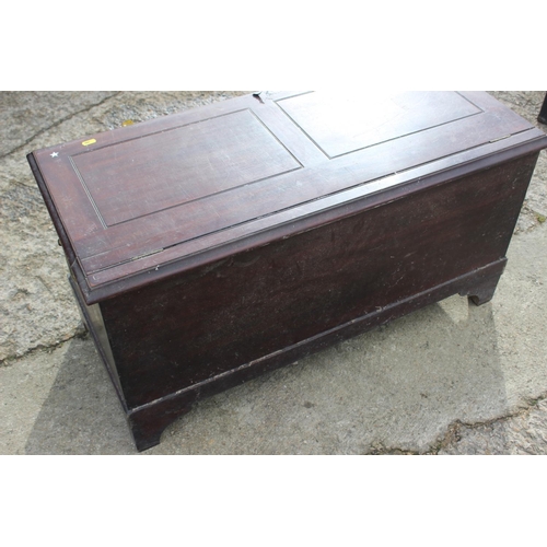 558 - A mahogany blanket box, on bracket feet, 36