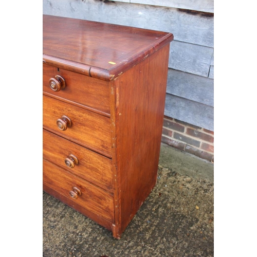 578 - A mahogany chest of two short and three long drawers with knob handles, on block base, 40