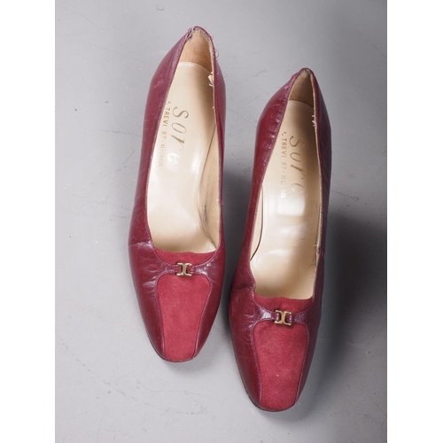 190 - A pair of 1960s Sore Piazza Trevi Roma leather and suede high heel shoes (small size apparently unwo... 