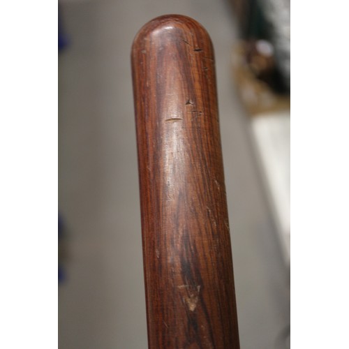 237 - A turned hardwood truncheon, 15 1/2