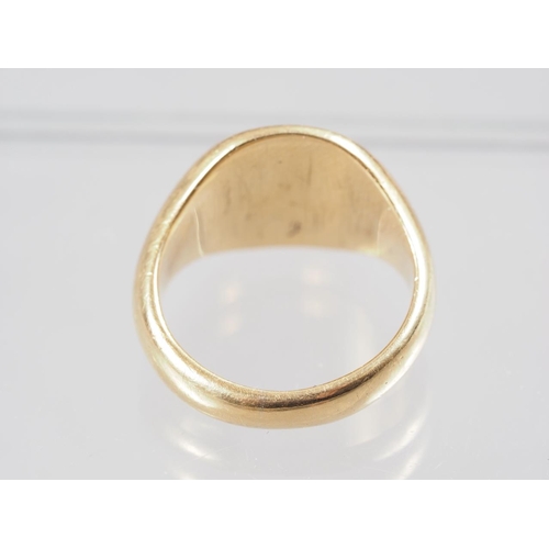 332 - An 18ct gold signet ring, size J, 9.2g