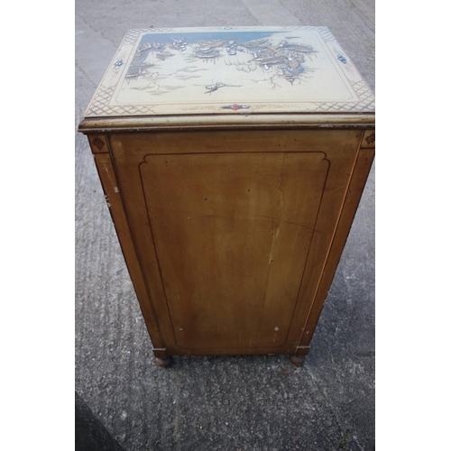 507 - A 1930s chinoiserie white lacquered and gilt decorated record cabinet with fitted interior enclosed ... 