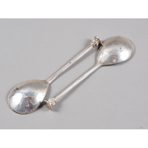 300 - A pair of silver Tudor style seal top spoons, in case, 1.9oz troy approx