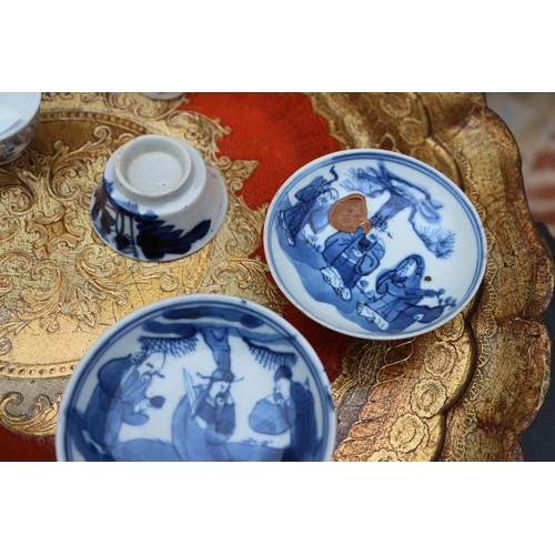 96 - A Chinese blue and white dish with dragon and phoenix decoration, six-character mark and double ring... 