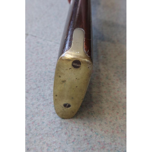 202 - A 19th century percussion cap cavalry musket stock, stamped 985, with captive ramrod, 37 1/2