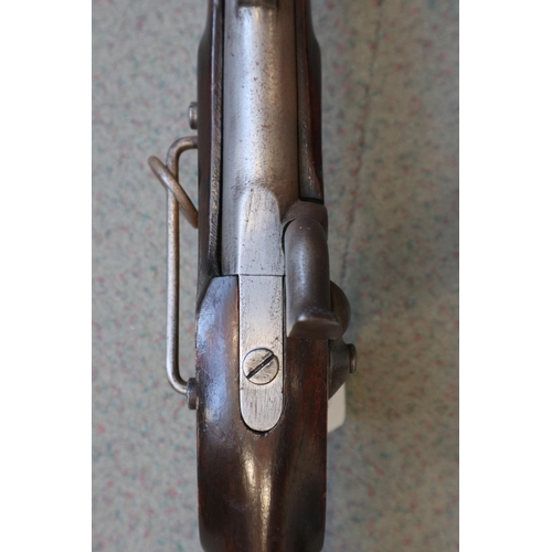 202 - A 19th century percussion cap cavalry musket stock, stamped 985, with captive ramrod, 37 1/2