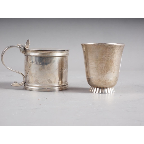 281 - A Payne & Son silver beaker and a Payne & Son silver mustard pot (no liner), 5.4oz troy appr... 