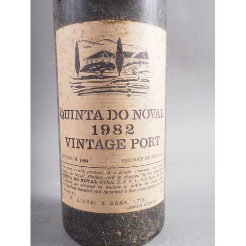 233 - A bottle of Quinta do Noval 1982 vintage port