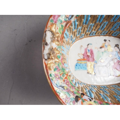 97 - A Chinese famille rose porcelain basket with figures in a landscape decoration, 8