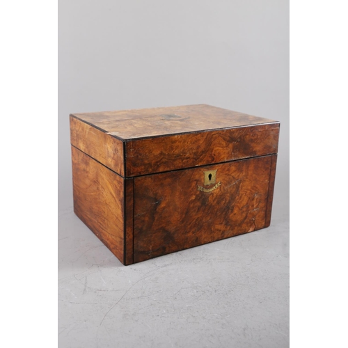 160 - A 19th century figured walnut brass inlaid jewellery box, the fitted interior with mirror, faux fron... 