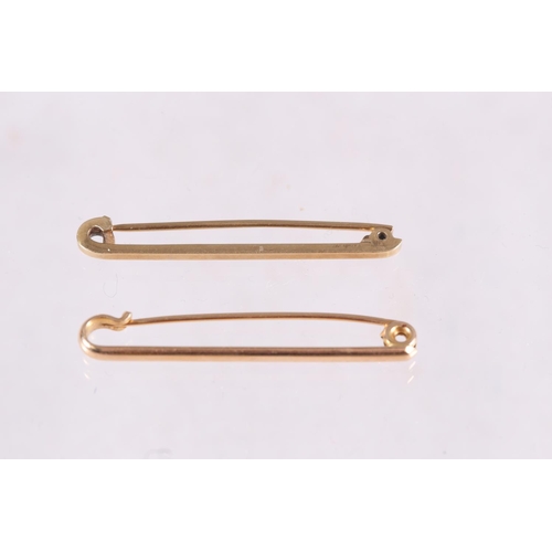 286 - A 15ct gold bar brooch, 2.7g, and a 9ct gold bar brooch, 2g