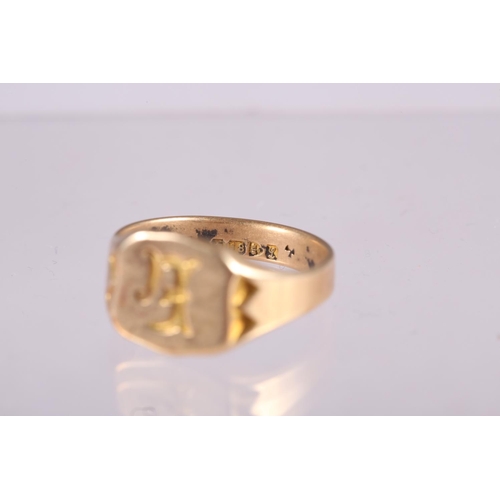 290 - An 18ct gold signet ring, size V, 9.5g