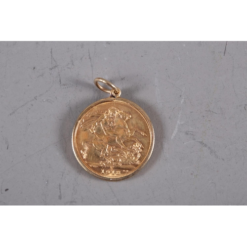 324 - A 1918 gold sovereign, in pendant mount