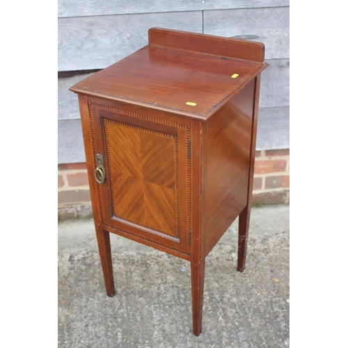 552 - A Maples Edwardian mahogany and box inlaid ledge back bedside cupboard enclosed one door, on square ... 