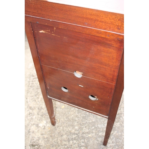 552 - A Maples Edwardian mahogany and box inlaid ledge back bedside cupboard enclosed one door, on square ... 