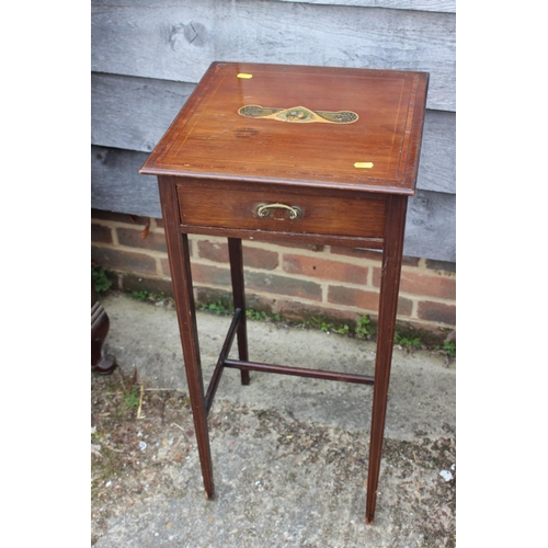 559 - A mahogany and decorated occasional table, fitted one drawer, 15