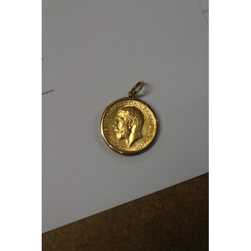 324 - A 1918 gold sovereign, in pendant mount