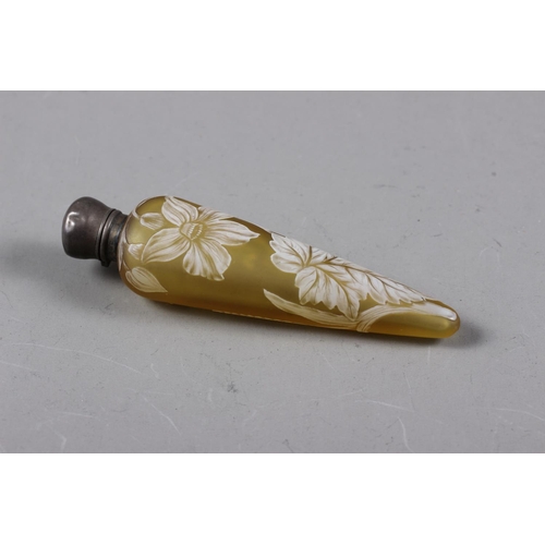 318 - A Victorian cameo glass spearpoint shaped and silver topped scent bottle with floral decoration, 5