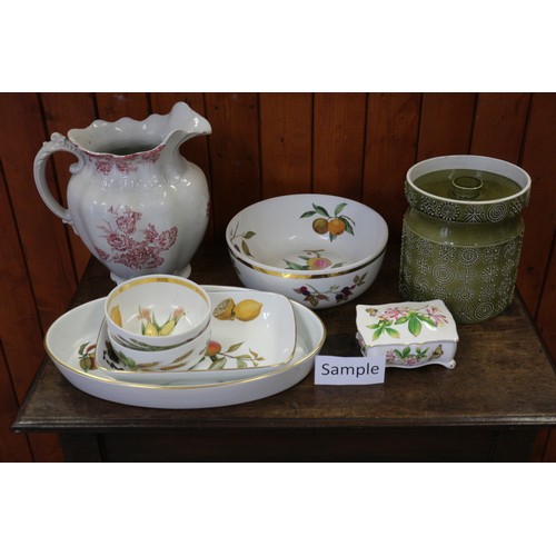 43 - A quantity of Royal Worcester, 