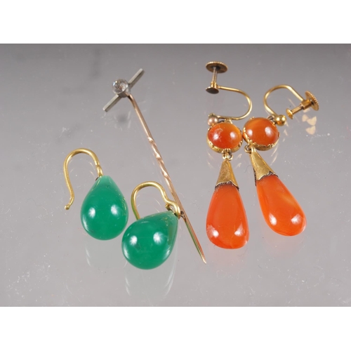 335 - A pair of agate yellow metal set drop earrings, a similar pair of green stone earrings and a stick p... 