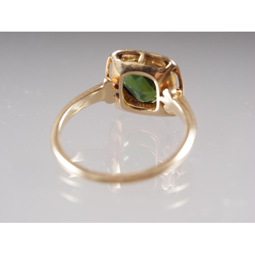 337 - A Victorian 14ct gold ring, set tourmaline, size M, 2.6g