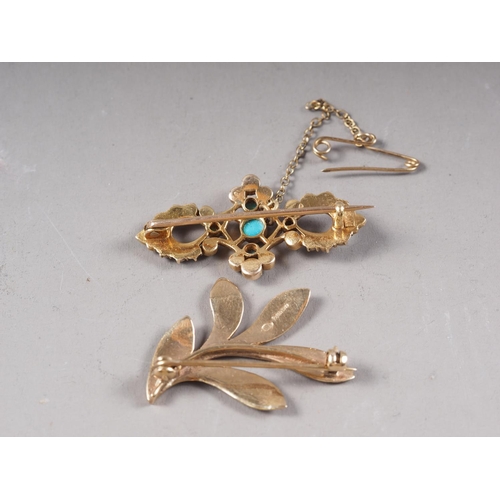 363 - A 15ct gold, seed pearl and turquoise brooch, 4.8g, and a 9ct gold leaf brooch, 5g