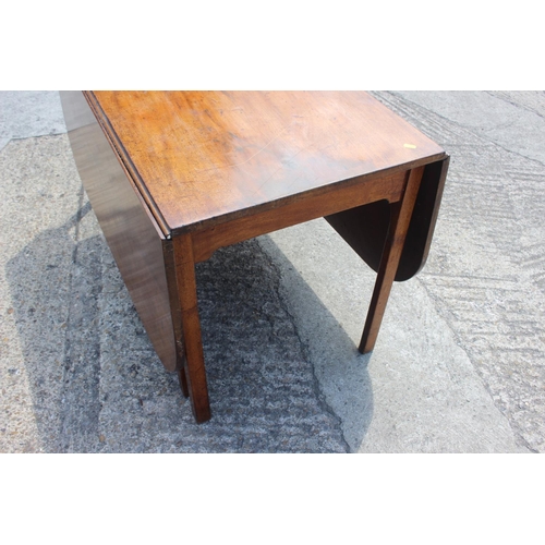 468 - An early 19th century mahogany Pembroke dining table with deep leaves, on chamfered supports, 47