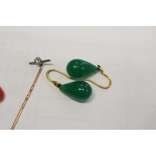 335 - A pair of agate yellow metal set drop earrings, a similar pair of green stone earrings and a stick p... 